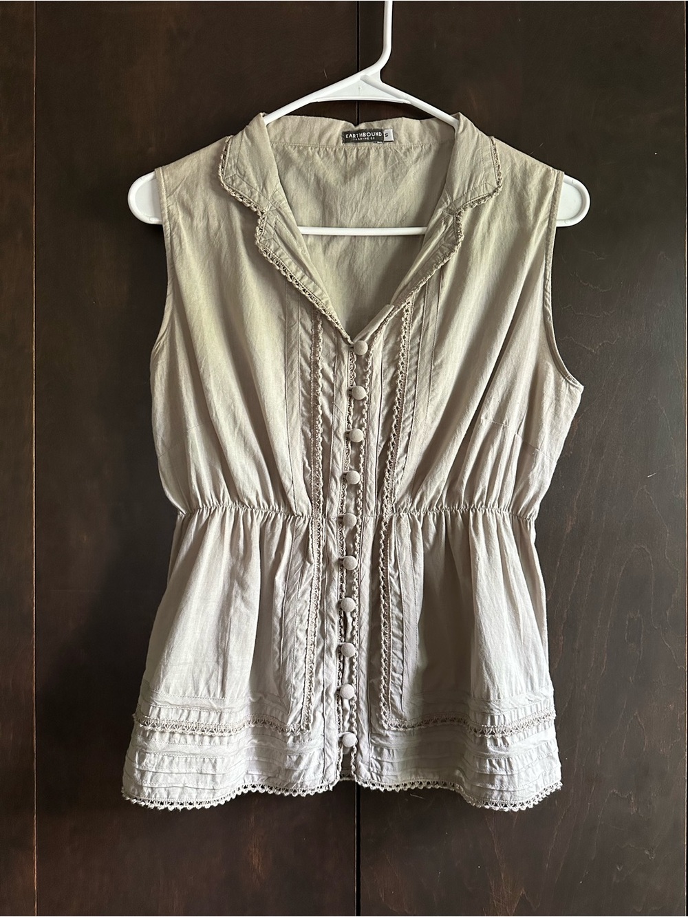 EARTHBOUND Taupe Sleeveless Button-Front Blouse with Crochet Trim